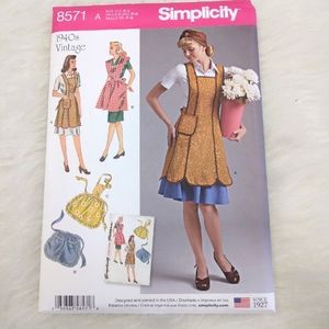 Simplicity 8571, 1940s style aprons, size S-M-L